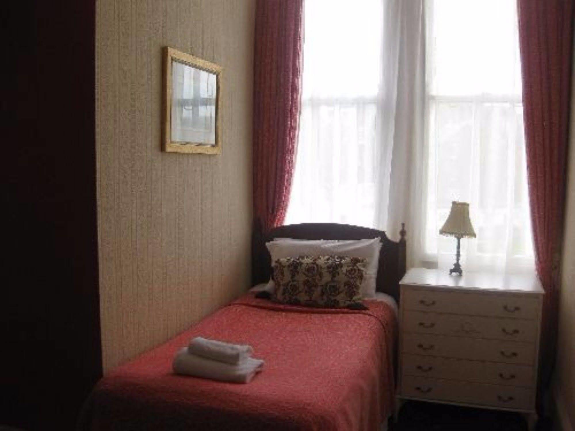 Park View Hotel Eastbourne Ngoại thất bức ảnh