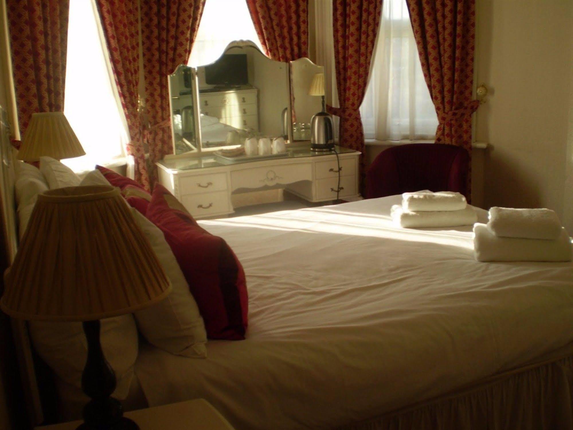 Park View Hotel Eastbourne Ngoại thất bức ảnh